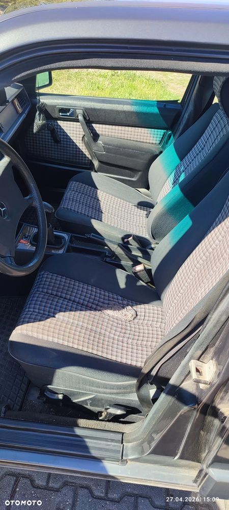 Mercedes-Benz W201 (190) - 8