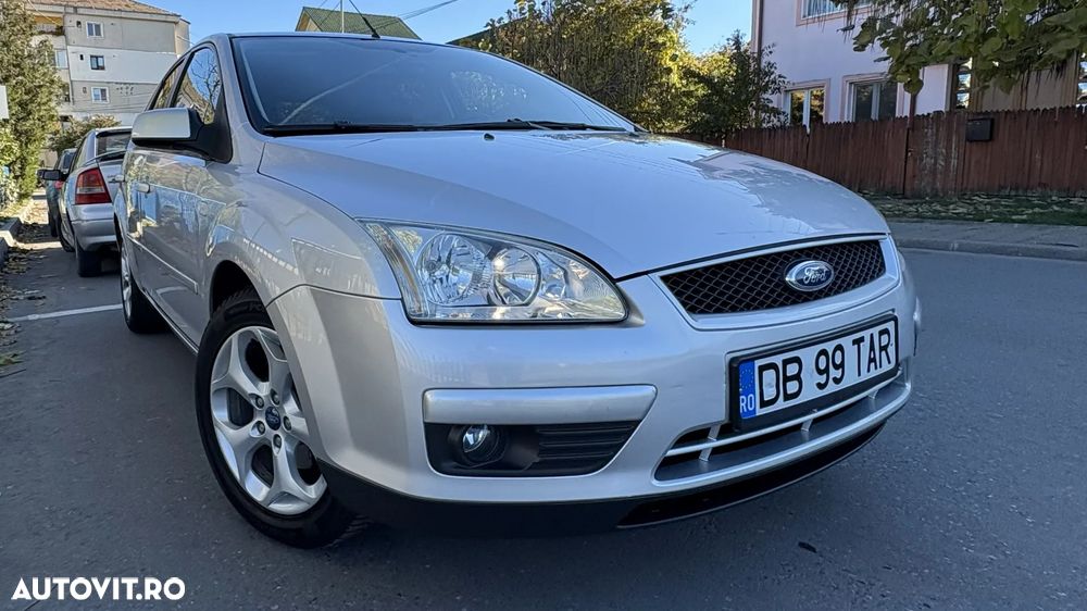 Ford Focus 1.6i Trend - 5