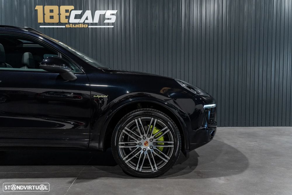 Porsche Cayenne S E-Hybrid - 43