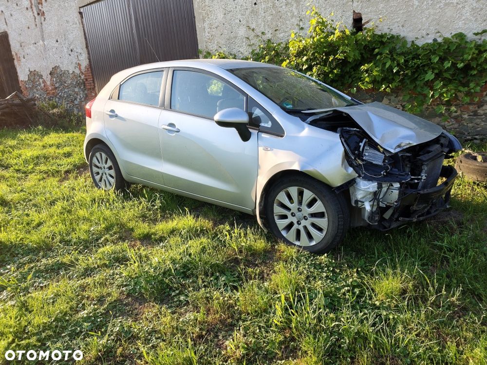 Kia Rio - 2