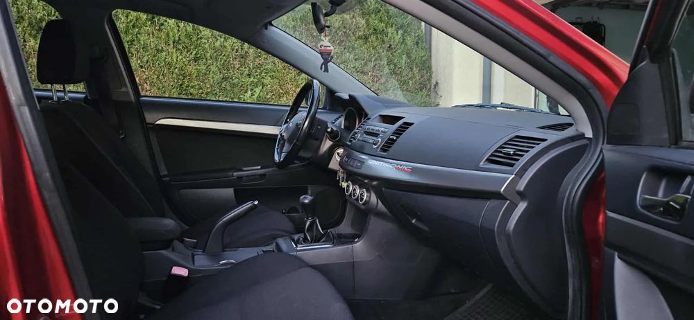 Mitsubishi Lancer - 12