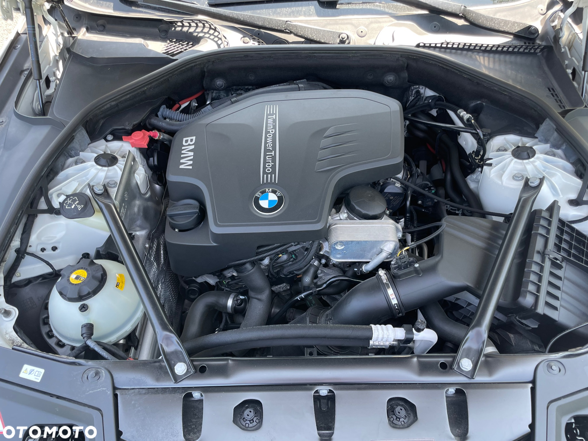 BMW Seria 5 528i Sport-Aut - 17