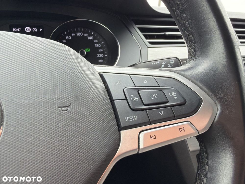 Volkswagen Passat - 12