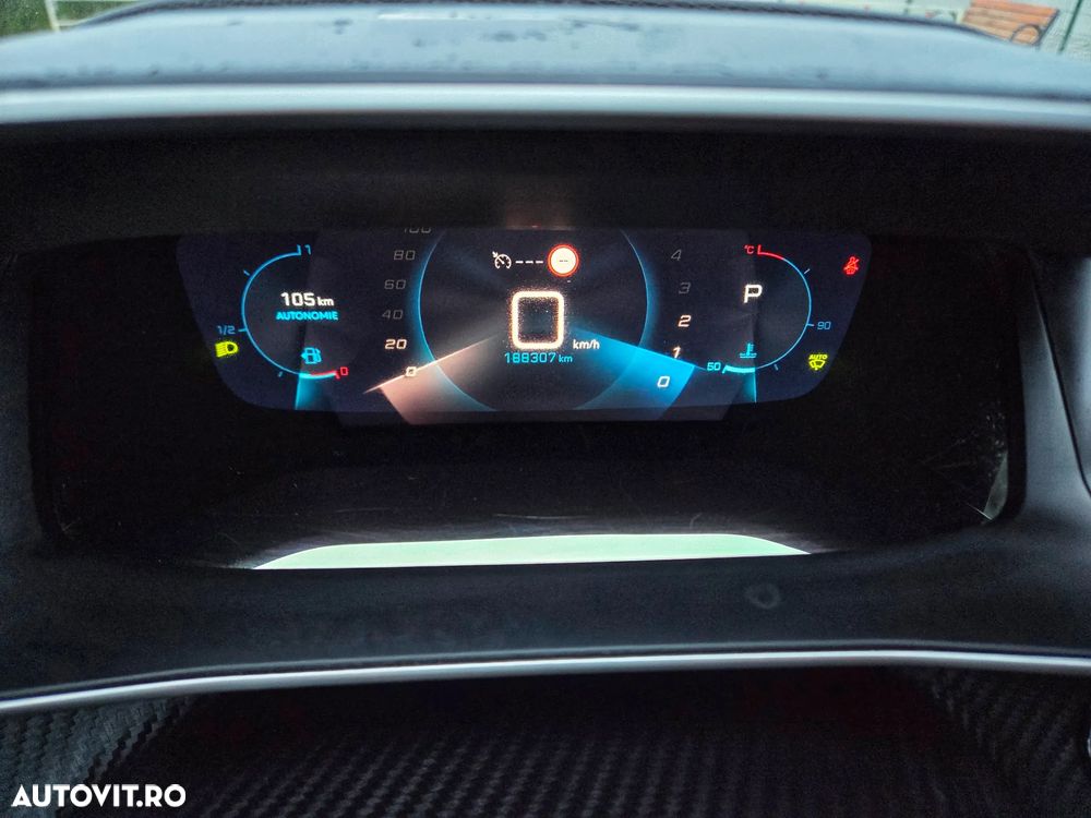 Peugeot 2008 1.5 BlueHDI 130 S&S EAT8 GT - 23