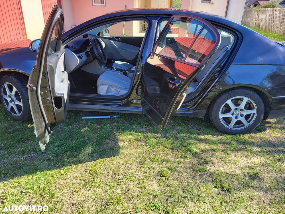 Volkswagen Passat - 4