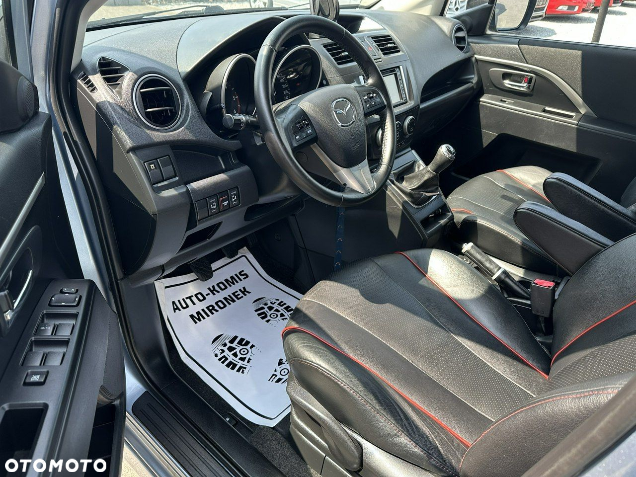 Mazda 5 - 6