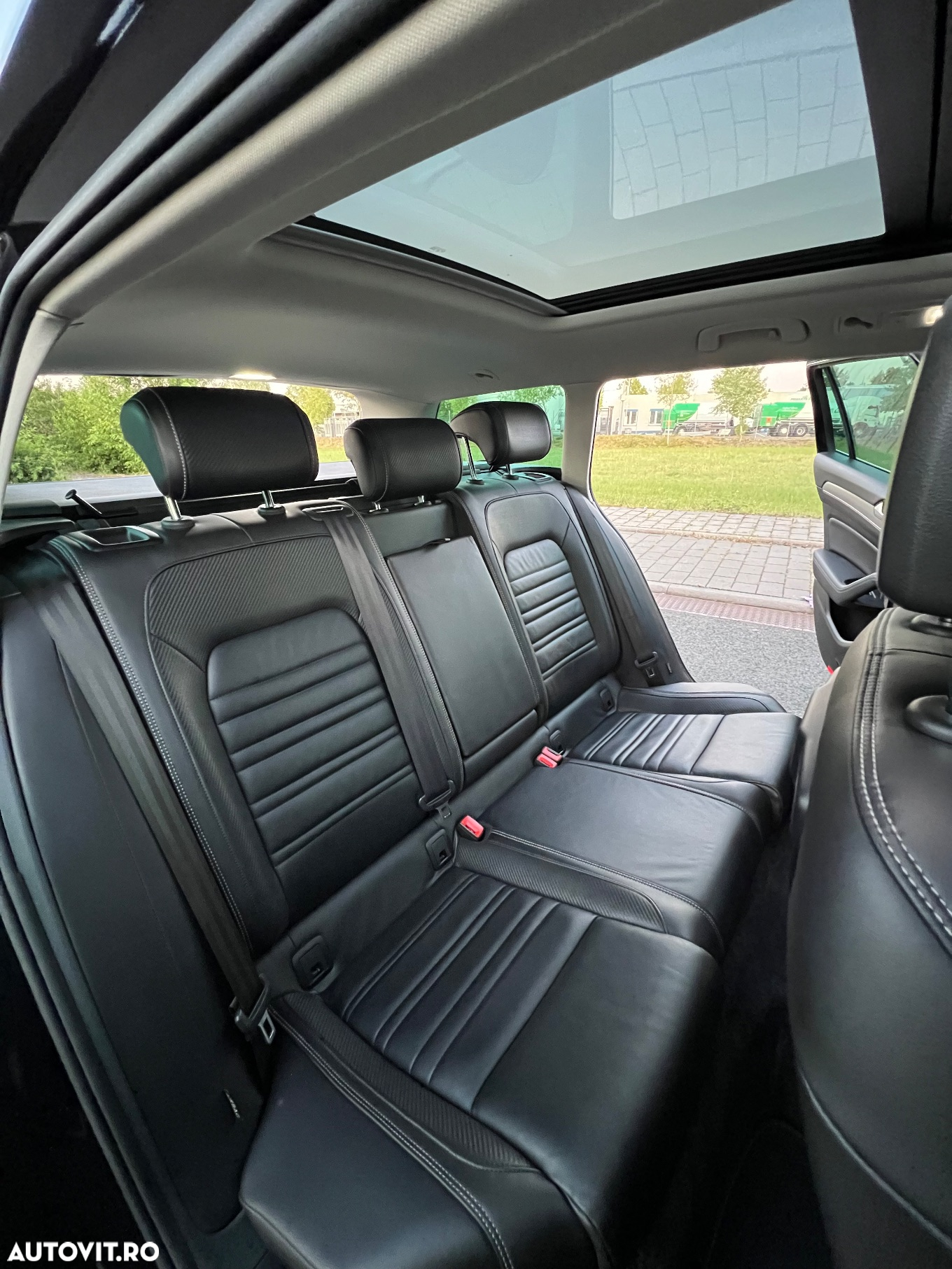 Volkswagen Passat Variant 2.0 TDI DSG 4Motion Highline - 38