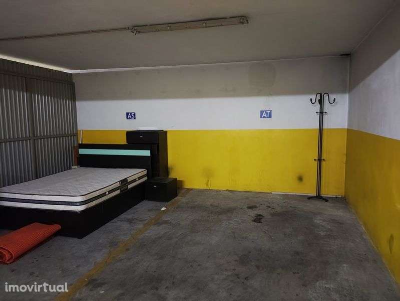 Vendem-se 2 lugares de garagem fechados em Lordelo, Paredes - Grande imagem: 3/5