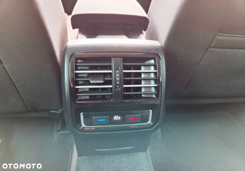 Volkswagen Passat - 16
