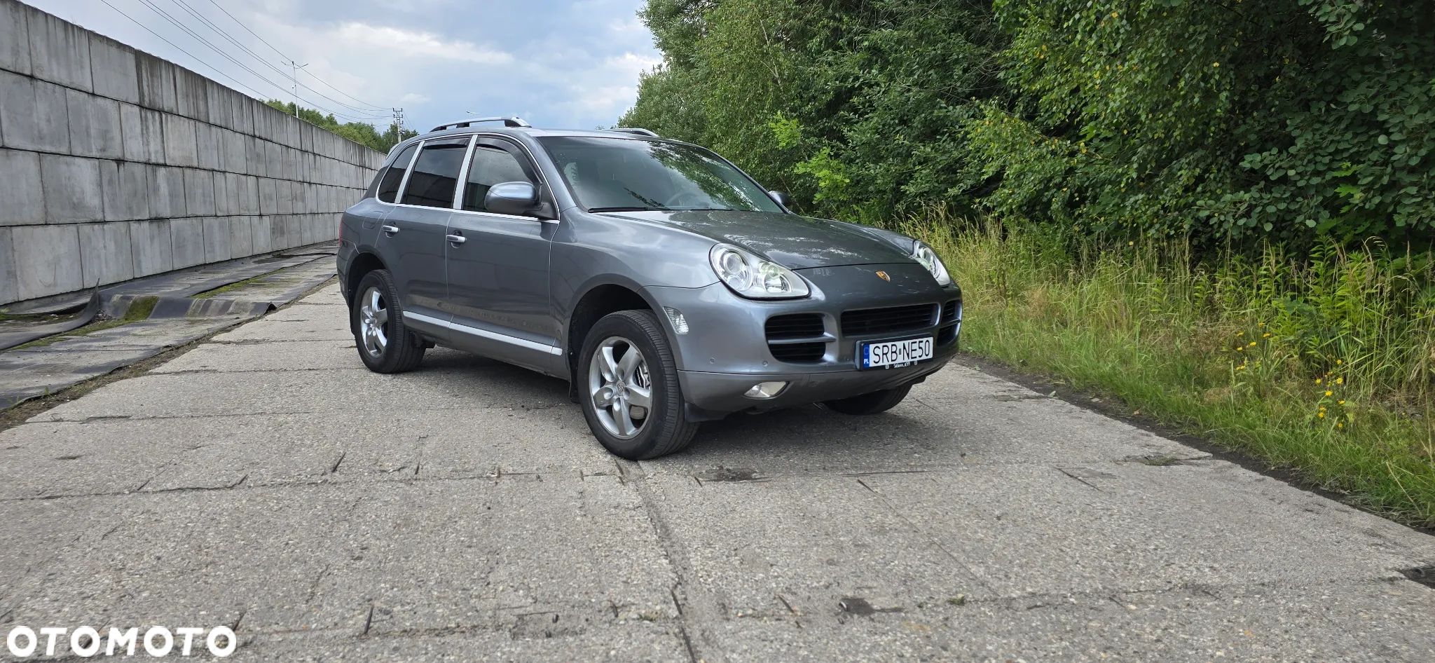 Porsche Cayenne - 1