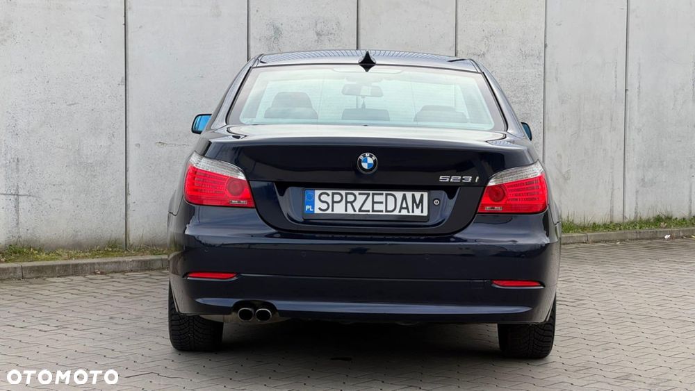BMW Seria 5 523i - 26
