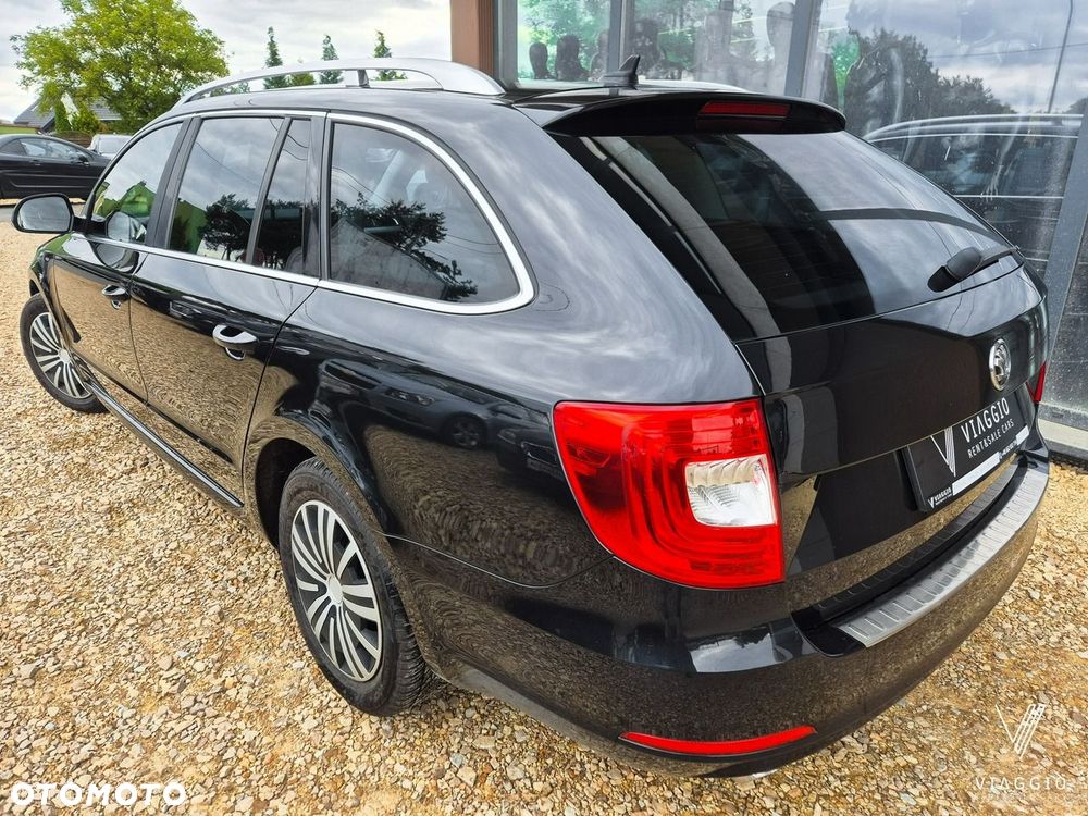 Skoda Superb 2.0 TDI DSG Exclusive - 4