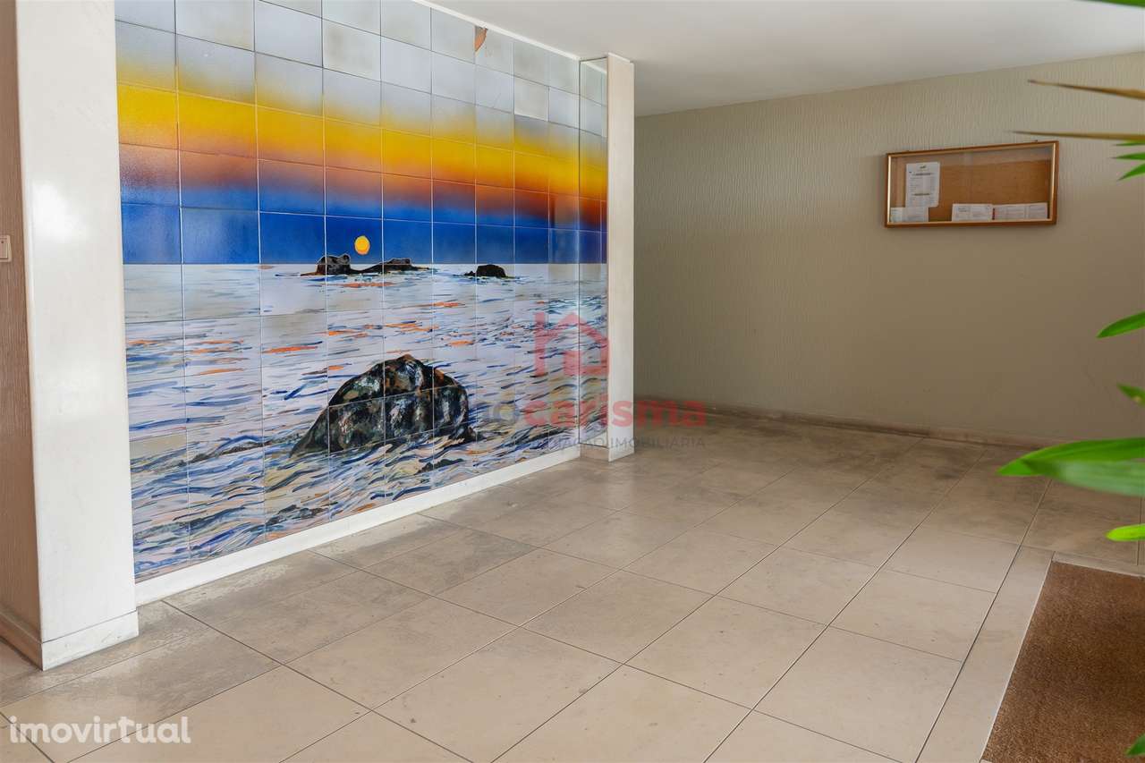 Apartamento T3+1 Duplex na 1.º Linha em Frente à Praia em Aver-o-Mar - Grande imagem: 2/22