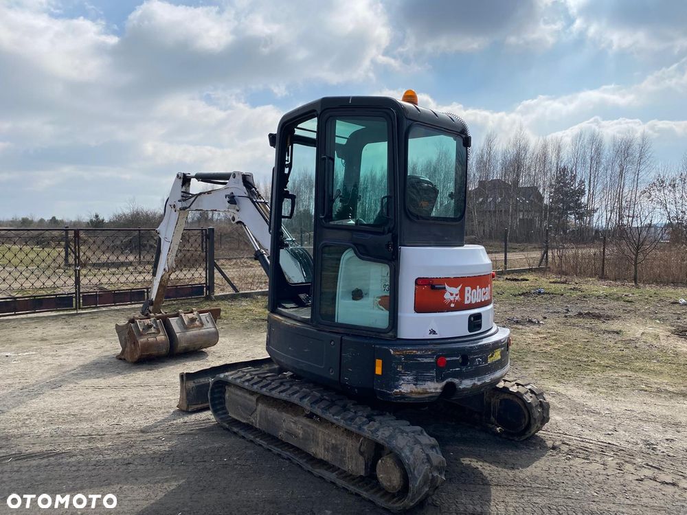 Bobcat E35 - 2