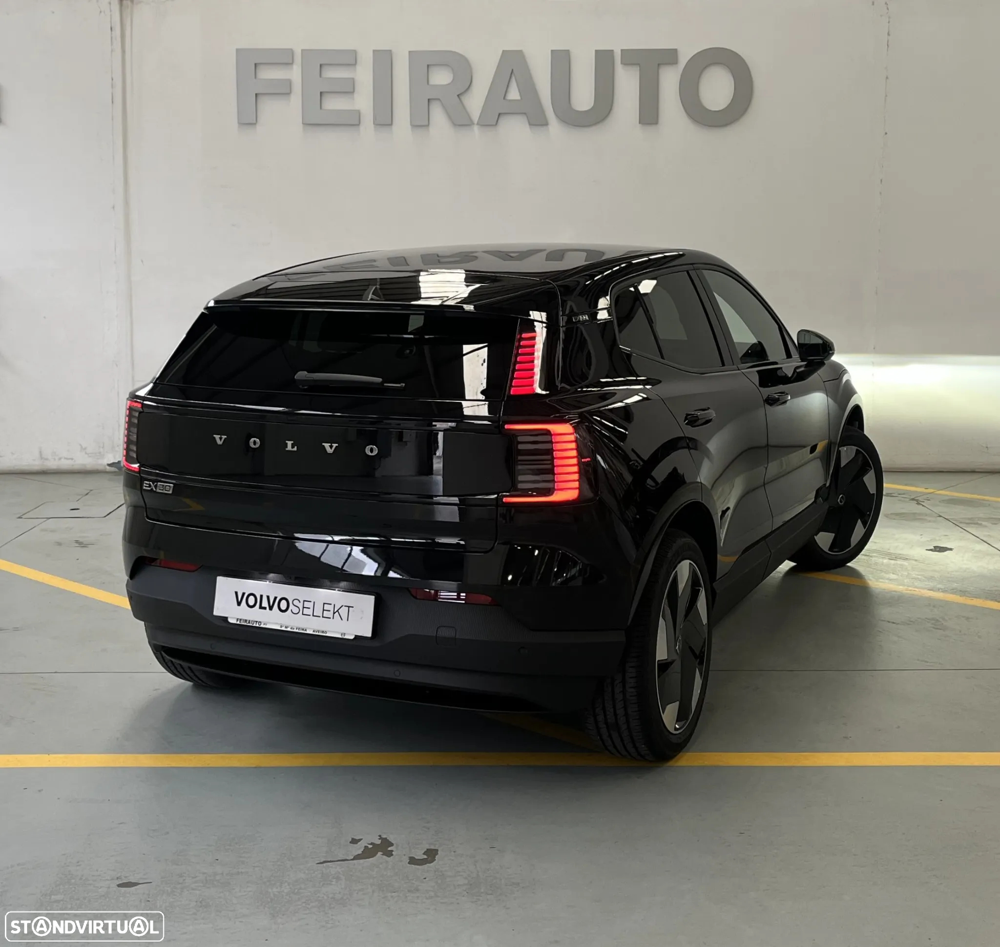 Volvo EX30 69 kWh Single Motor Extended Range Plus - 2
