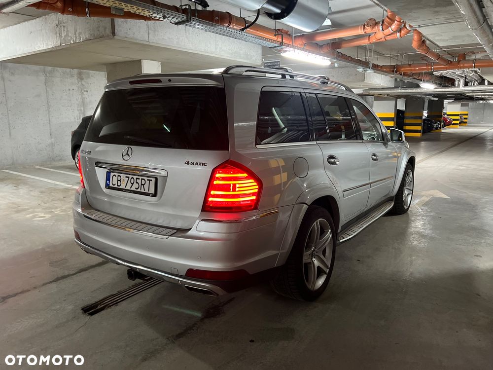 Mercedes-Benz GL 500 4Matic 7G-TRONIC - 11