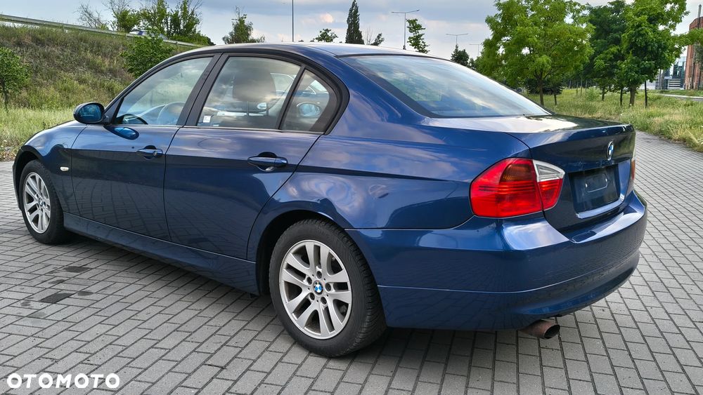 BMW Seria 3 318i - 3