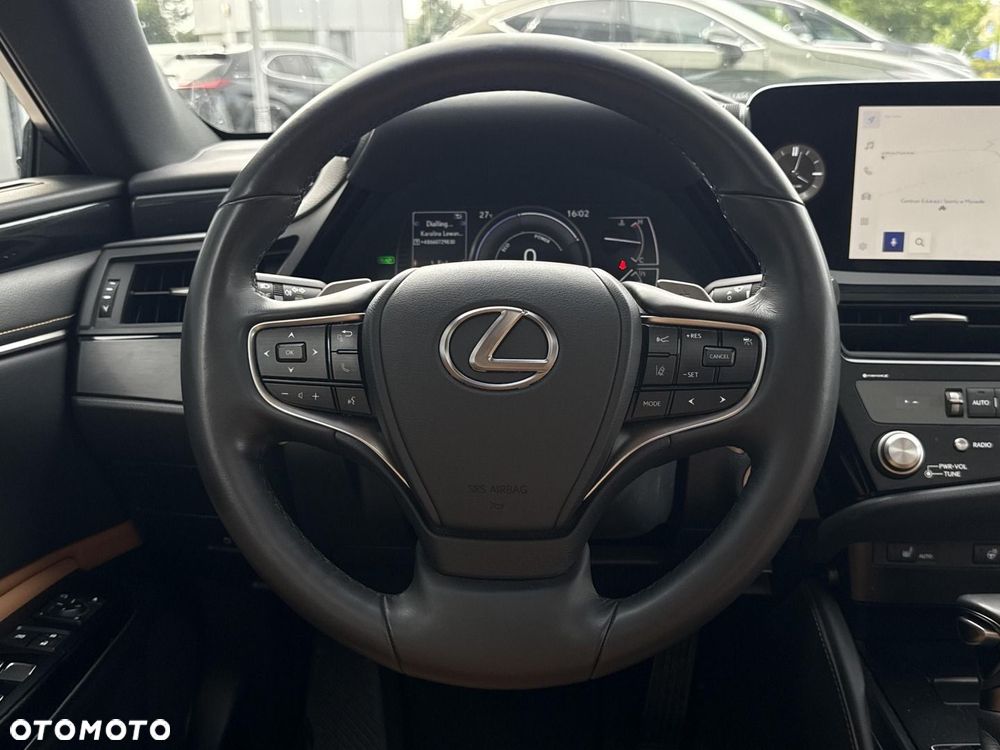 Lexus ES 300h Business Edition - 18