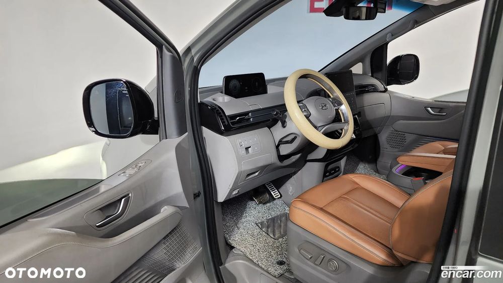 Hyundai Staria 2.2 CRDi Allrad Signature - 10