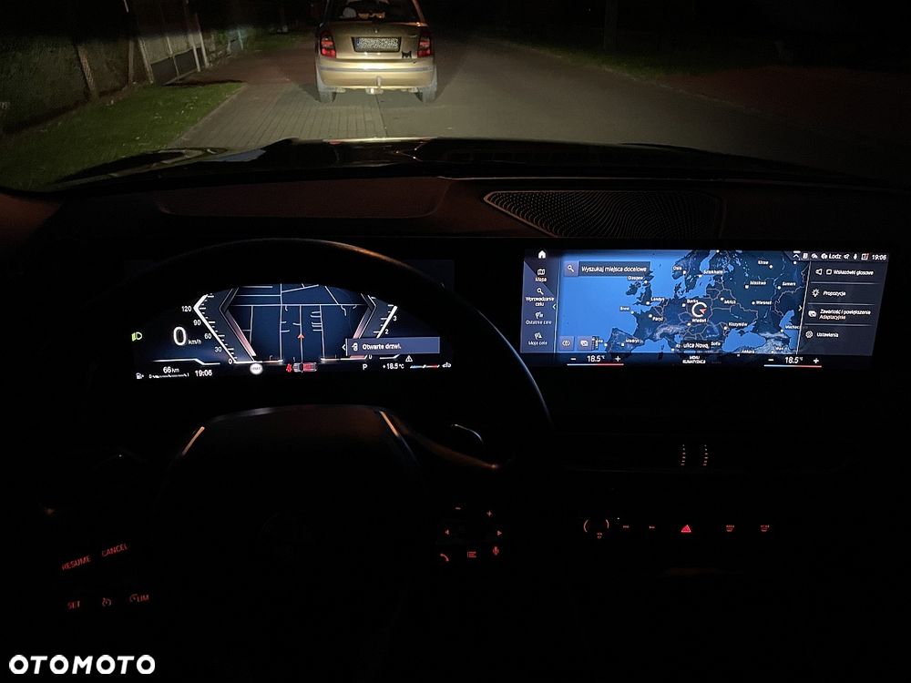 BMW Seria 3 318i Sport Line - 32