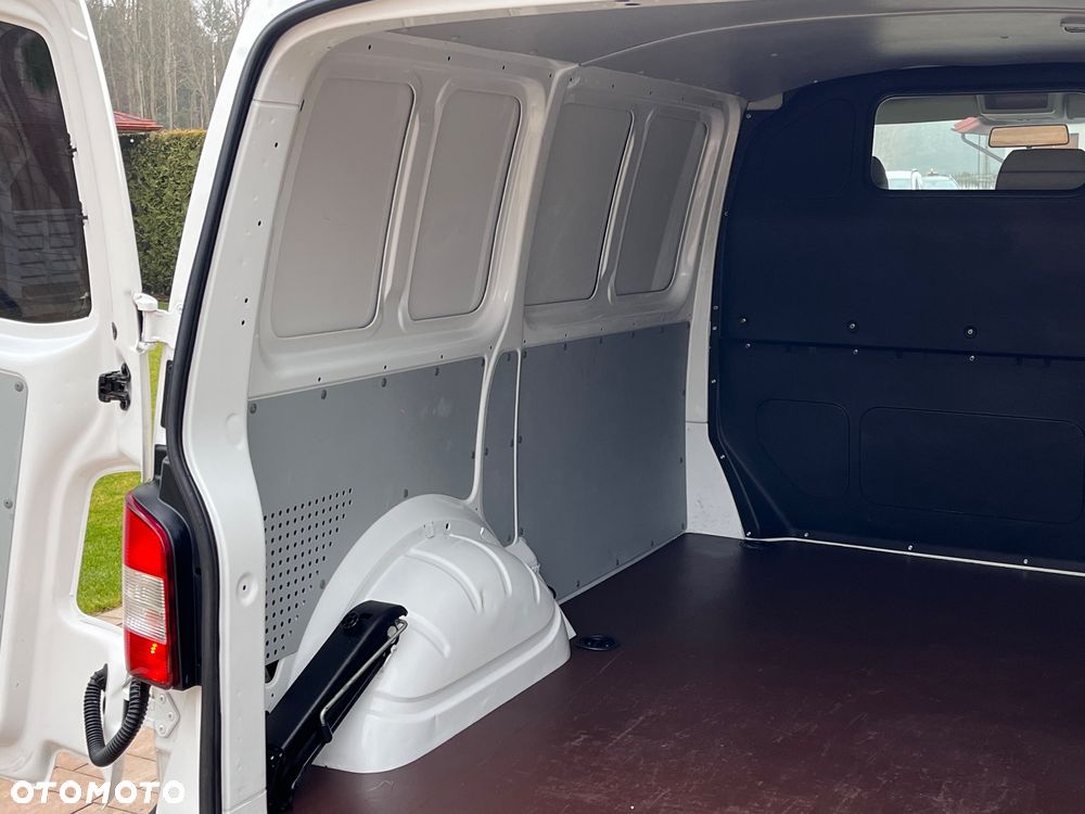 Volkswagen Transporter T6 - 17