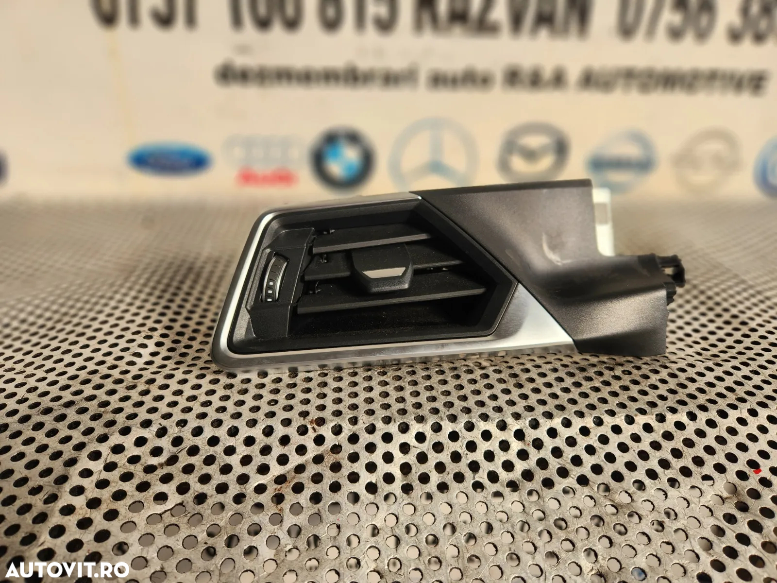 Grila Aerisire Ventilatie Bord Stanga Bmw G20 G21 G22 G42 Volan Stanga Dezmembrez Bmw G42 M2 240I M - 4