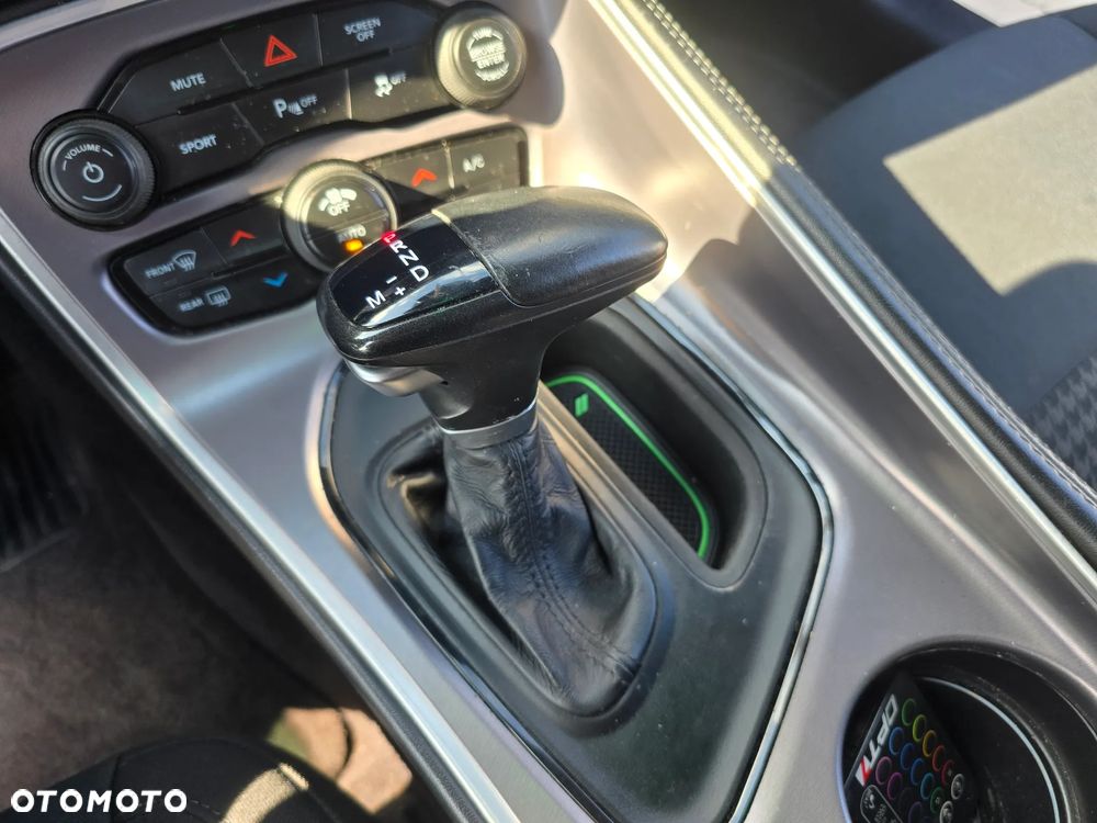 Dodge Challenger - 29