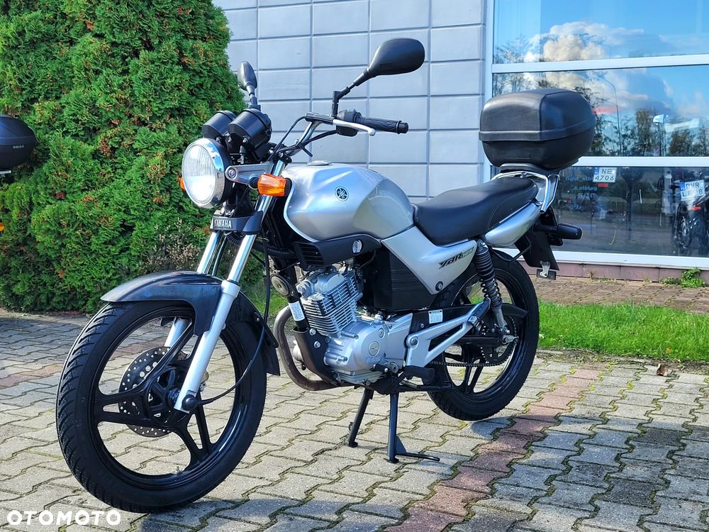 Yamaha YBR - 8