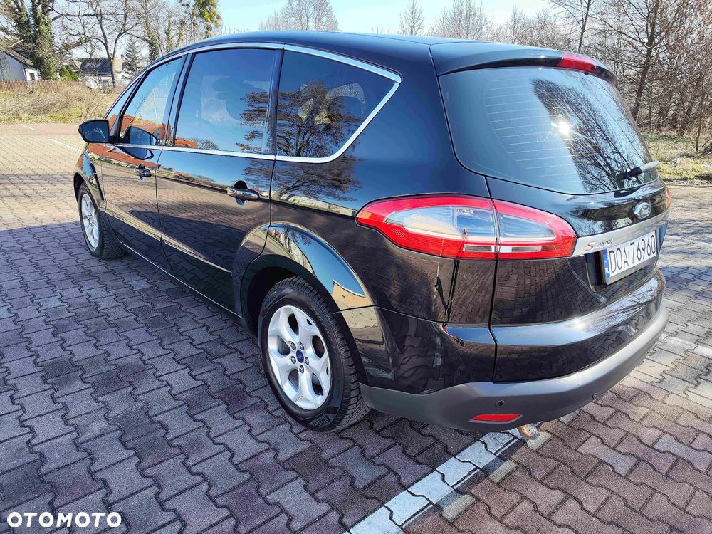 Ford S-Max - 17