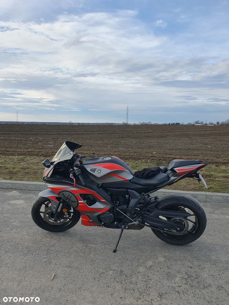 Yamaha R7 - 3