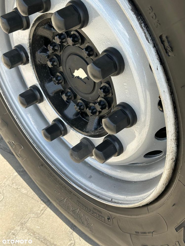 Schmitz Cargobull - 24