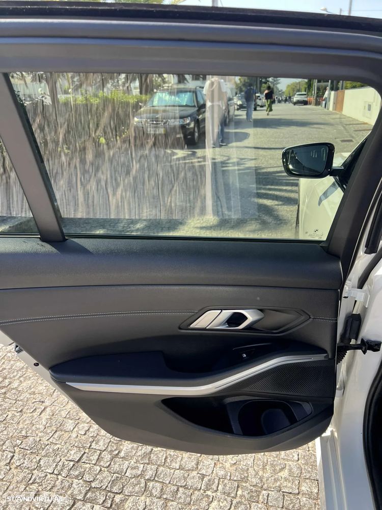 BMW 330 e Aut. Sport Line - 34