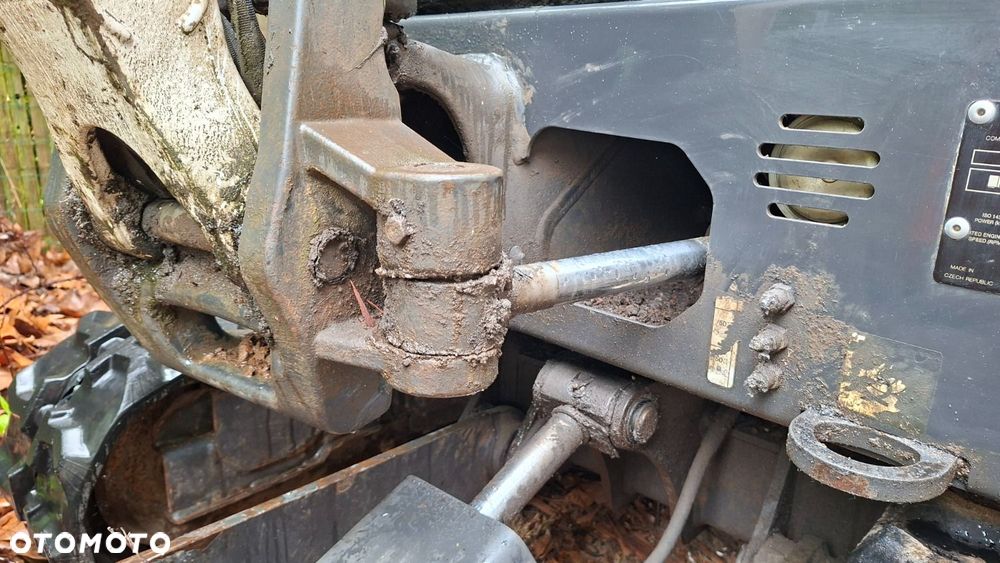 Bobcat E20 - 22