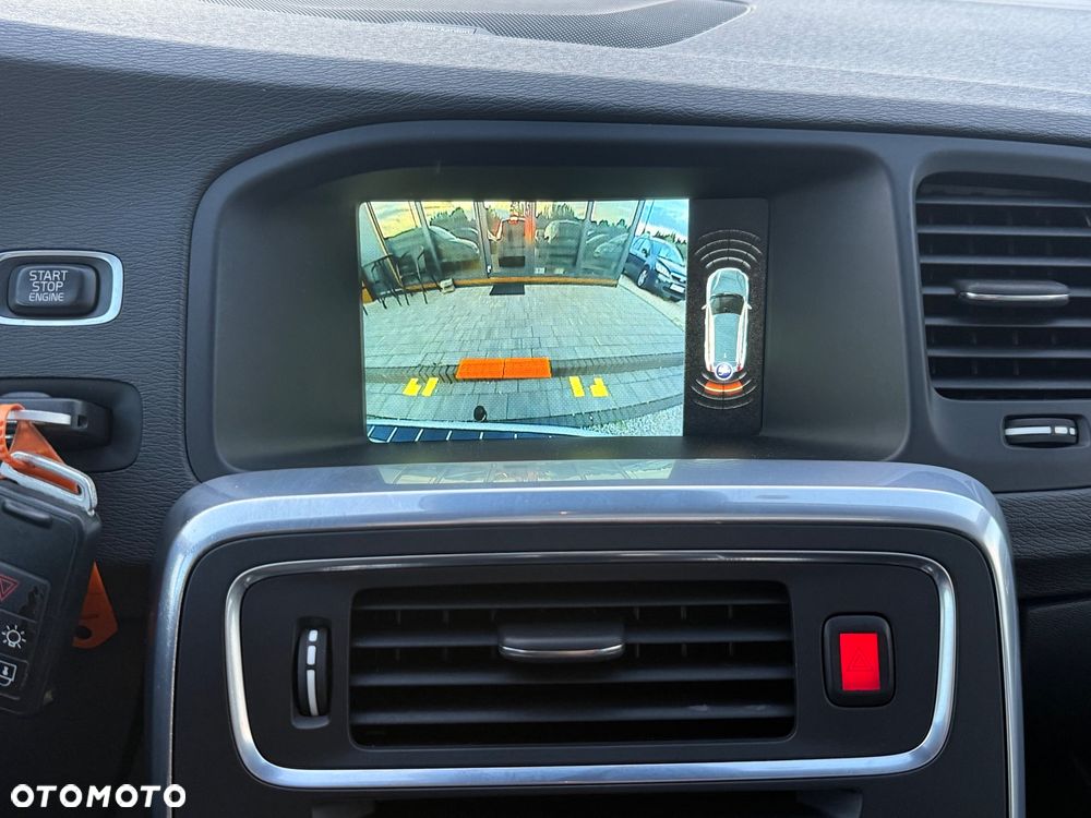 Volvo V60 D6 AWD Plug-in Hybrid Summum - 36