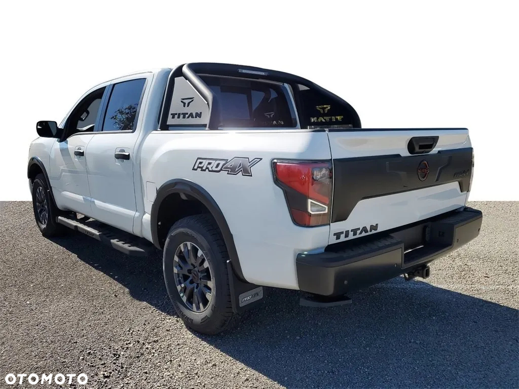 Nissan Titan - 12