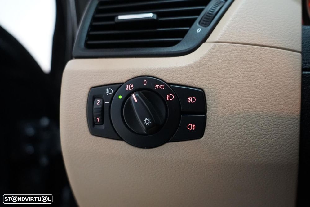 BMW X1 18 d sDrive - 11