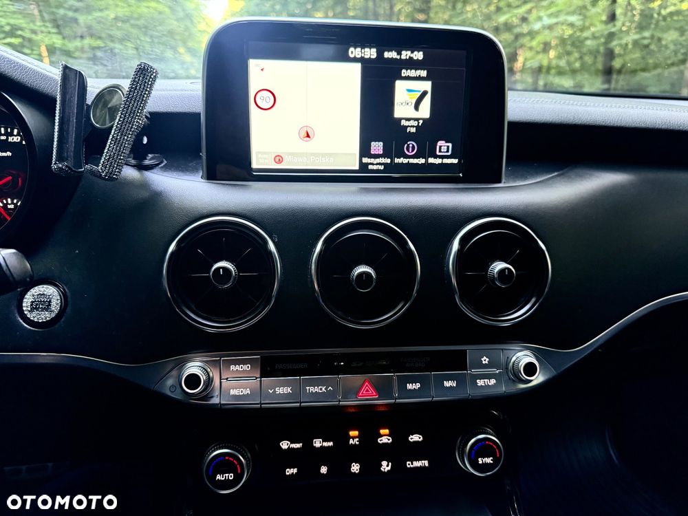 Kia Stinger - 11