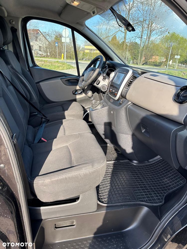 Renault Trafic Grand 1.6 dCi - 8