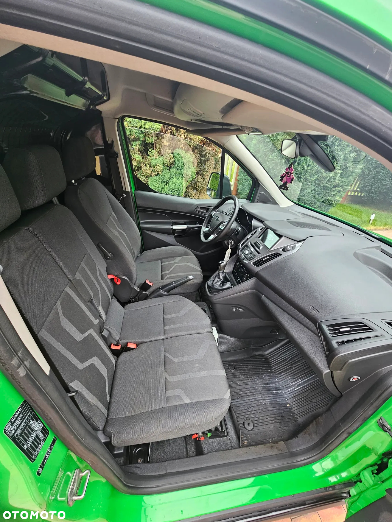 Ford Transit Connect - 17