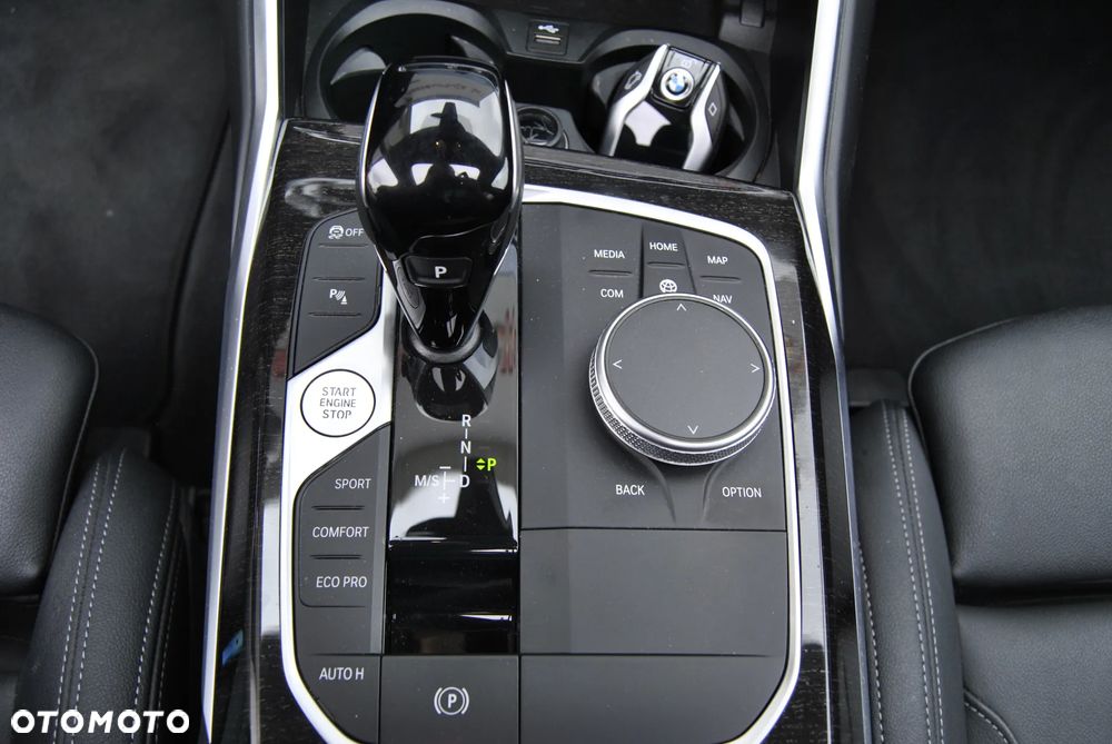 BMW Seria 3 320d xDrive Sport Line - 32