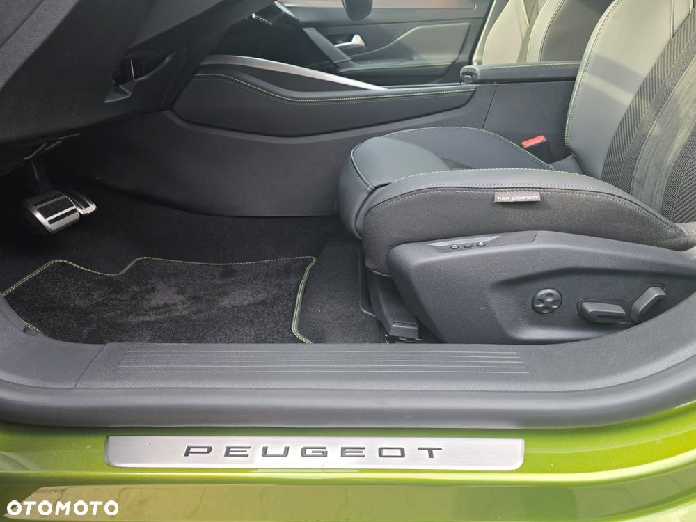 Peugeot 408 - 17