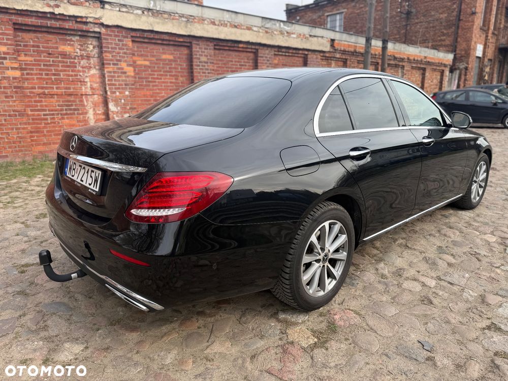 Mercedes-Benz Klasa E 220 d 4-Matic 9G-TRONIC - 5