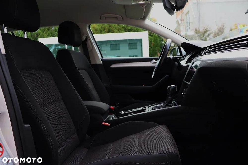 Volkswagen Passat 2.0 TDI BMT Comfortline DSG - 22