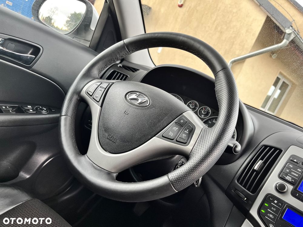 Hyundai i30 1.4 Team 08 - 29