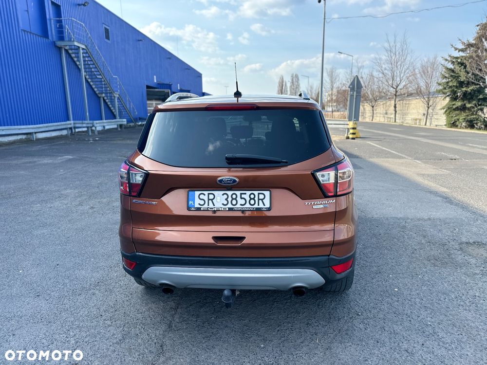 Ford Escape 2.0 EcoBoost AWD Titanium - 4