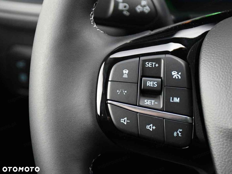Ford Kuga - 12