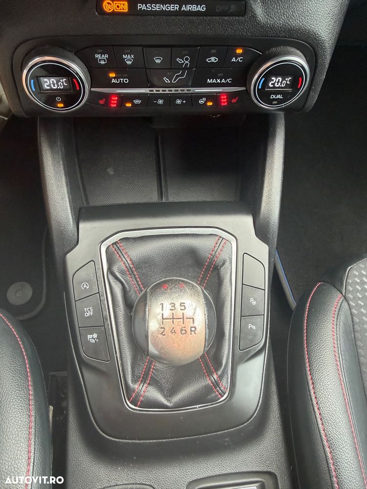 Ford Focus 1.0 EcoBoost Start-Stopp-System ST-LINE STYLE - 35