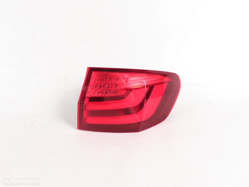 Farolim 1ª Fase Direito/Trás Seminovo/ Original BMW 5 Touring (F11) 63217203234 - 1