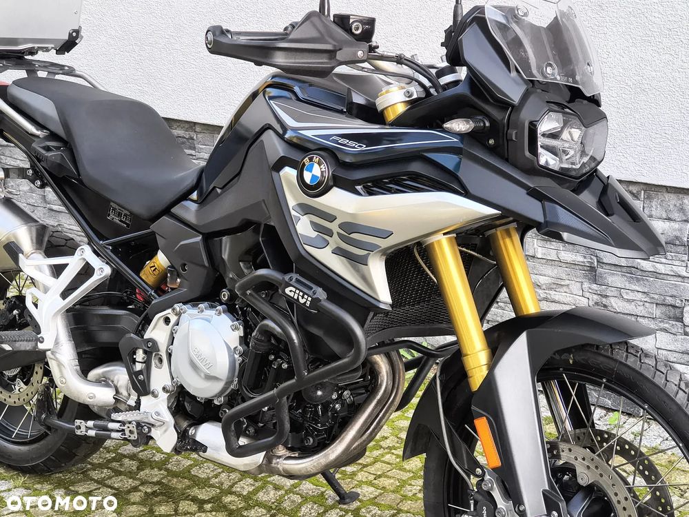 BMW F
