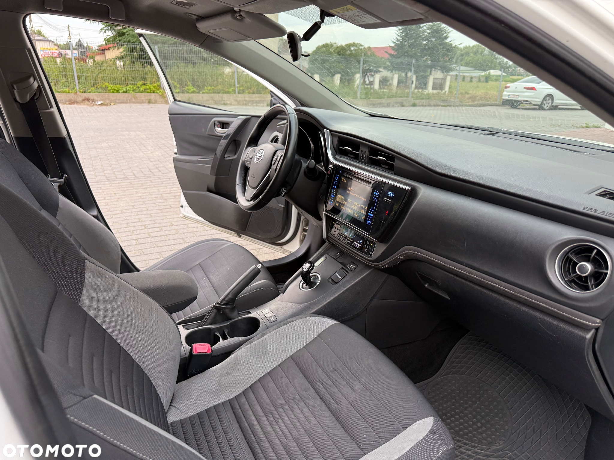 Toyota Auris Hybrid 135 Comfort - 24